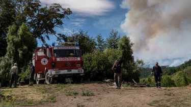 El fuego ya consumió casi 1.900 hectáreas y amplían el operativo. Foto: Marcelo Martinez / Patagonia.