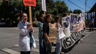 Los residentes médicos del hospital Ramón Carrillo iniciaron un paro activo el 5 de enero y anunciaron hoy el levantamiento de la medida a partir del martes 16. Foto: Archivo