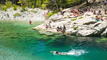 El Cajón del Azul invita a un chapuzón inolvidable. Foto: Turismo El Bolsón. 