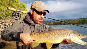 Trevelin, el paraíso patagónico de la pesca es una tentación con sus truchas y salmones