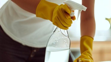 Las empleadas domésticas esperan novedades sobre sus salarios.-