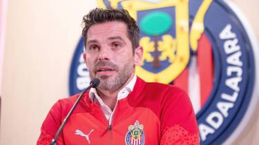 Fernando Gago dirigió su primer partido frente de Chivas de Guadalajara.