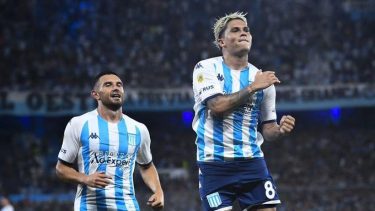 Juanfer selló la victoria para La Academia.