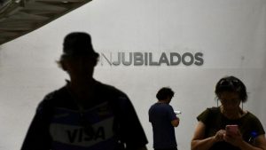 Aumento para los jubilados del ISSN: cuándo lo cobran los pensionados y retirados de Neuquén