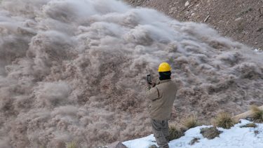 Por el exceso de agua, abrirán el descargador de un dique en Mendoza