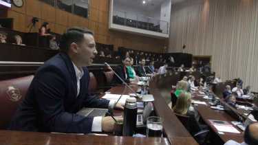 El oficialismo defendió el proyecto y dijo que no pretende resolver todo el problema de Salud. Foto: Oscar Livera.