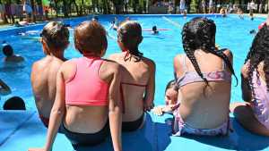 Llevar a las infancias a las colonias de verano en Neuquén cuesta más de un millón de pesos