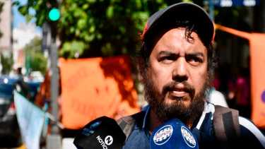 El delegado informó que podrían volver mañana. Foto: Matías Subat.
