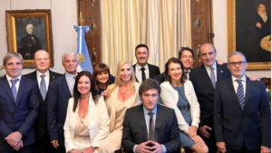 Milei vuelve a reunir al gabinete nacional y Adorni brinda su conferencia de prensa