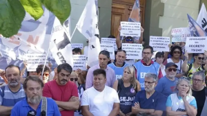 Tres gremios pidieron a Figueroa que derogue la suba de aportes para el ISSN