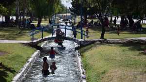 Alerta por calor extremo en Neuquén y Río Negro continúa este lunes: las zonas afectadas