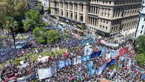 Marcha a Tribunales: Bullrich intimó a los gremios a pagar $40 millones y Aguiar respondió