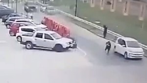 Intentaron asaltar a una familia en un parador de la Ruta 2 y se produjo un tiroteo con la policía