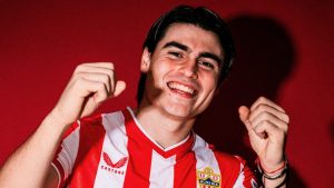 Después de estar cerca de Boca, Luka Romero fue presentado en Almería de España
