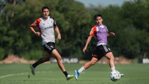 River, con muchas bajas, visita a Barracas Central: Hora, TV y formaciones