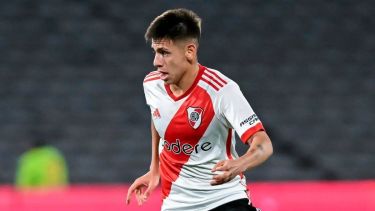 Claudio Echeverri tiene destino europeo. El Manchester City fue a fondo y cerró los detalles de la negociación con River en las últimas horas.