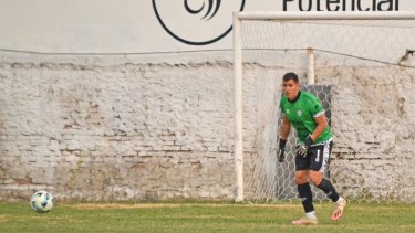 Facundo Crespo volverá a defender los tres palos del Albinegro.