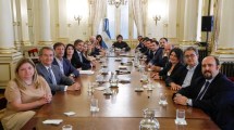 Imagen de Milei apuró a sus diputados para que la ley ómnibus sea aprobada antes del 31 de enero