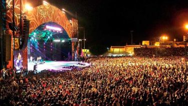 La plaza Próspero Molina, la casa del folclore argentino, ubicada en el centro de Cosquín