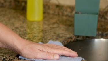 Las empleadas domésticas no tienen previsto un aumento de sueldo para los próximos meses.-