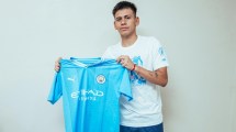 Imagen de ¡Se puso la camiseta! El Manchester City anunció el fichaje de Diablito Echeverri
