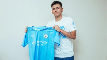 Claudio Echeverri selló su vinculo con el City hasta 2028.
