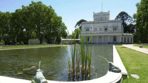 Primera actividad de Milei en Olivos: encabeza una reunión en la residencia presidencial