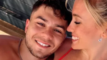 La pareja confirmó su romance a través de redes sociales. 