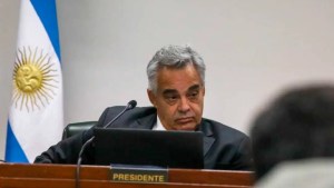Incumplió el arresto domiciliario en Cipolletti y lesionó con un arma de fuego a una joven en otra localidad