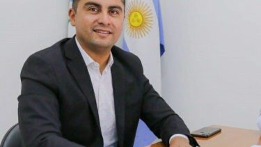 El intendente de Mariano Moreno, uno de los 500 jefes comunales que  rechazó el DNU de Milei. Foto: Gentileza Facebook Javier Huillipan