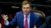 Imagen de El diputado Massot criticó al gobierno de Javier Milei y habló de Aerolíneas Argentinas: «No tiene gestión ni interés»