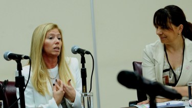 La jueza Natalia Pelosso (a la izquierda) dictó el sobreseimiento del hombre. (Archivo)