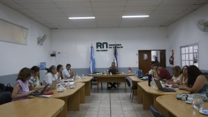 Confirmado: aumentos con sumas fijas y diferenciadas para los estatales de Río Negro