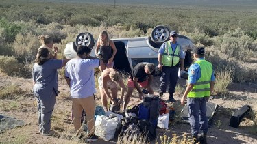 Una familia de Bahía Blanca volcó en la Ruta 237 de camino a la cordillera de Neuquén 