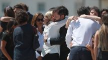 Imagen de El cortejo de Sebastián Piñera llegó Santiago: habrá tres días de funeral de Estado