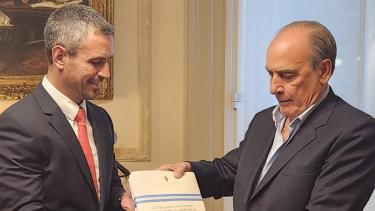 Francos y Menem se reunieron tras el fracaso de la Ley Ómnibus: analizaron qué artículos sacar por DNU 