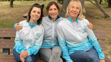La médica Florencia Costantino, junto a Inés Lange y Paula Rodríguez. Foto: gentileza