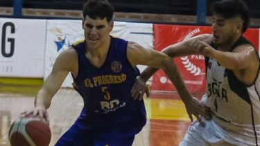 Agustín Faral, uno de los tantos puntos altos en el equipo de Marcos Fernández. (Del Progreso Básquet)