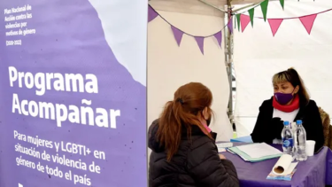 El Ministerio de Capital Humano detalló que continúa vigente el programa Acompañar. 