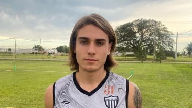 El hijo del histórico goleador argentino, Shamel Batistuta, jugará en la segunda categoría del fútbol nacional.  