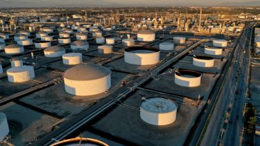 La oferta mundial de petróleo cayó 1,4 millones de barriles diarios. Foto: gentileza. 