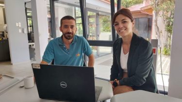 Martín Díaz Colodrero, referente de la Incubadora de Emprendimientos del Centro PyME-ADENEU, y Graciela Martinez, gerente general de COTESMA.
