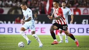 Racing y Estudiantes no se sacaron ventajas en La Plata