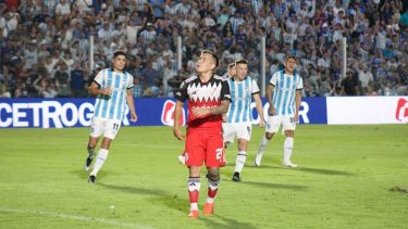 Barco erró dos veces de penal y salió en el entretiempo.
