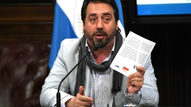 Enrique Viale, abogado ambientalista, advierte sobre los impactos del proyecto de Ley Ómnibus. 