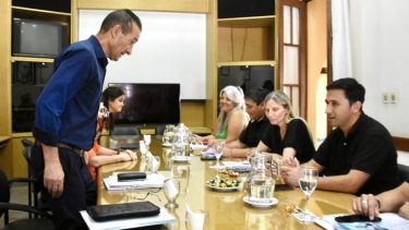 El gremio que conduce Carlos Quintriqueo fue el primero en recibir la propuesta mejorada, ayer al mediodía. Foto: Matías Subat.