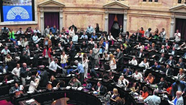 Desde las primeras votaciones se vio como caía el apoyo a varios  puntos centrales del proyecto. 