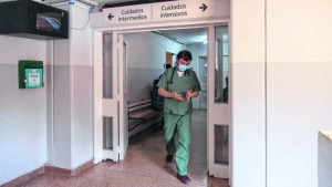 Sigue grave el interno apuñalado en el penal de Bariloche y aún no identifican al autor