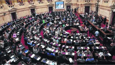Conoce cuales son los puntos principales de la nueva Ley Ómnibus. Foto: archivo