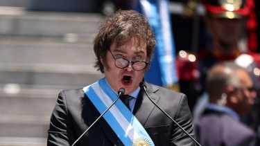 Cómo será la apertura de sesiones de Milei: un atril de madera y una Asamblea Legislativa en "prime time"